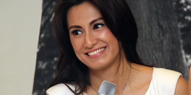 Davina Veronica Anti Gunakan Tas Plastik