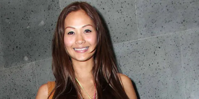 Indah Kalalo Pilih Proses Melahirkan 'Waterbirth'