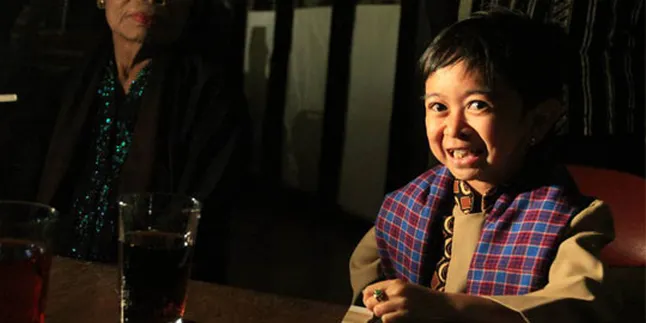 Gara-Gara Naik Pesawat, Anak Daus Mini Sakit