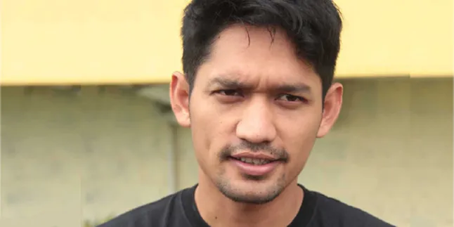 Demi Bola, Ibnu Jamil Cuekin Istri