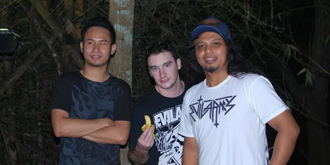 Gugun Blues Shelter Akan Masak di Konser Sum 41?