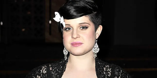 Kelly Osbourne Terbebani Nama Ozzy Osbourne