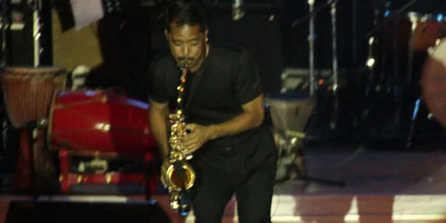 Bersemangat, Michael Paulo Naik Kursi Penonton