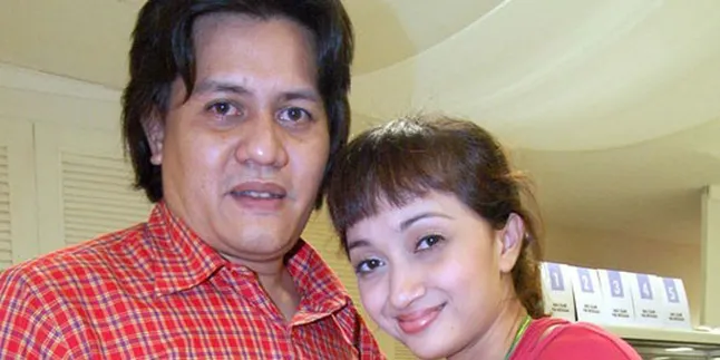 Nonton Bola, Gusti Randa - Nia Paramitha 'Berselisih' Nonton Bola, Gusti Randa - Nia Paramitha 'Berselisih'