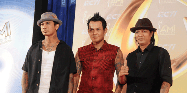 Superman Is Dead Jadi Pendamping Avenged Sevenfold