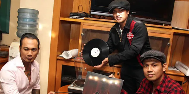 17 Tahun, SID Rilis Piringan Hitam Terbaik