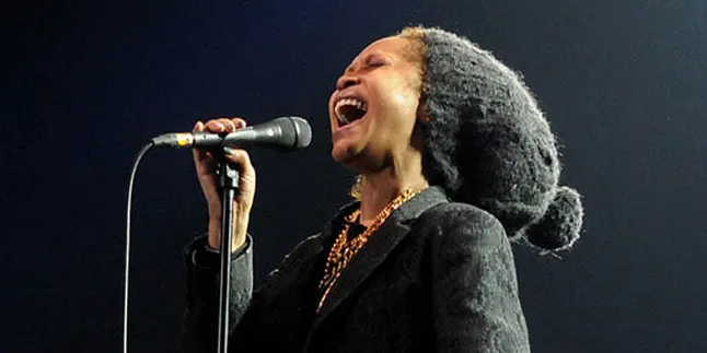 Erykah Badu Jadi Pamungkas di Hari Pertama JJF 2012 Erykah Badu Jadi Pamungkas di Hari Pertama JJF 2012