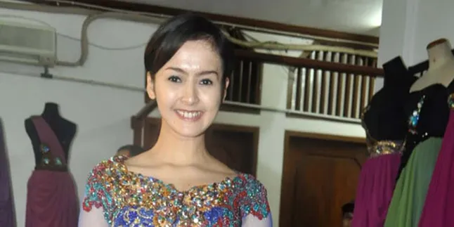 Lia Ananta Fitting Tanpa Calon Suami