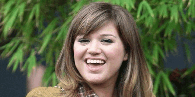 Kelly Clarkson: Ada Kejutan di Single Ketiga Saya