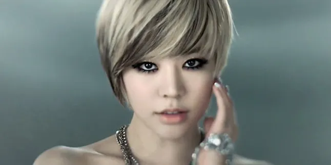 Sunny SNSD Seksi Dengan Bikini