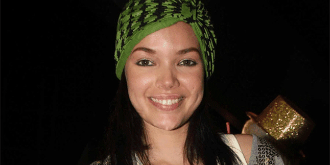 Dewi Sandra: Keluarga Dan Suami Nomer Satu