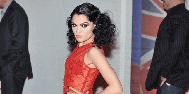 Jessie J Tulis Biografi