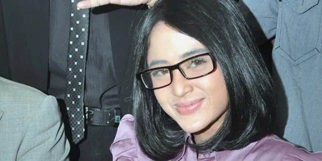 Hadapi Putusan, Dewi Perssik Deg-Degan