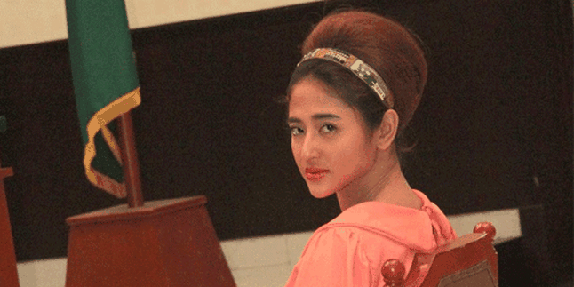 Dewi Perssik Tak Mau Naik Banding