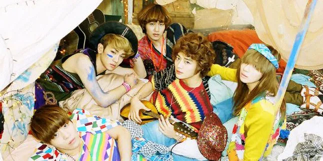 SHINee Pose Bareng Tony Testa!