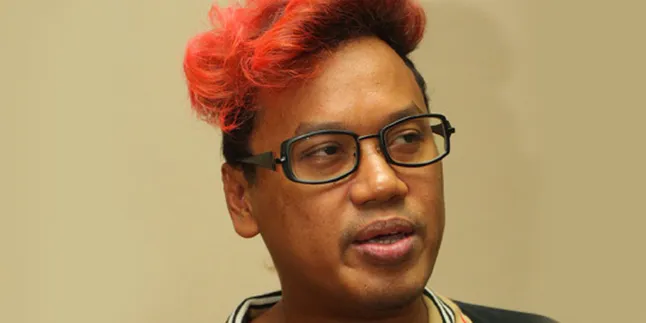 Uya Kuya Tanamkan Disiplin Pada Boyband Besutannya