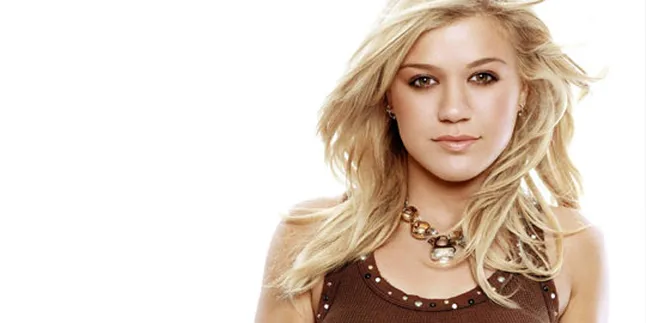 Membantah Lesbian, Kelly Clarkson Kenalkan Pacar Baru!