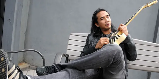 Istri Melahirkan, Piyu Kerja