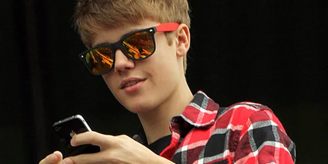 Bieber Minta Bantuan Fans Untuk Pilih Artwork Single