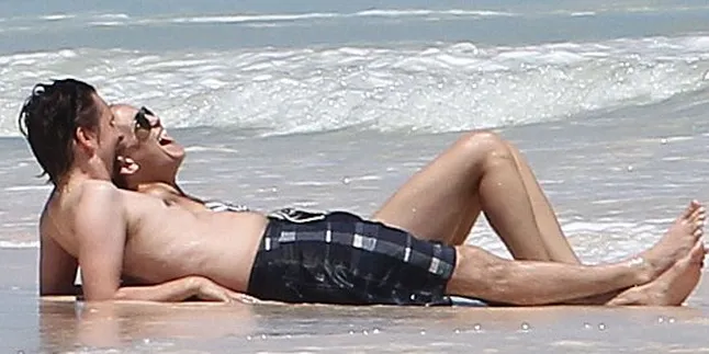 Kate Hudson Pamer Bikini!