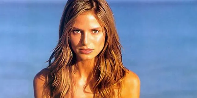 Heidi Klum Berkaraoke Untuk Amal