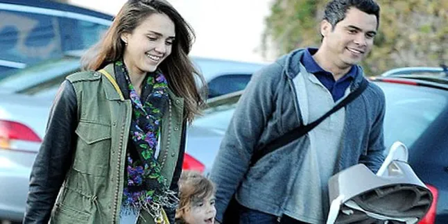 Jessica Alba Tak Takut Paparazzi!