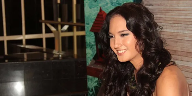 NADRENALINE, Buku Ketiga Nadine Chandrawinata