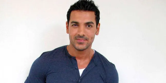 Luka Parah, John Abraham Nekat Menari