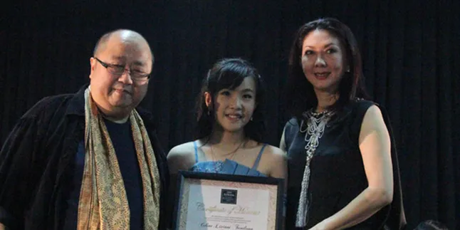 Celine Liviani Tandiono Pukau Penonton