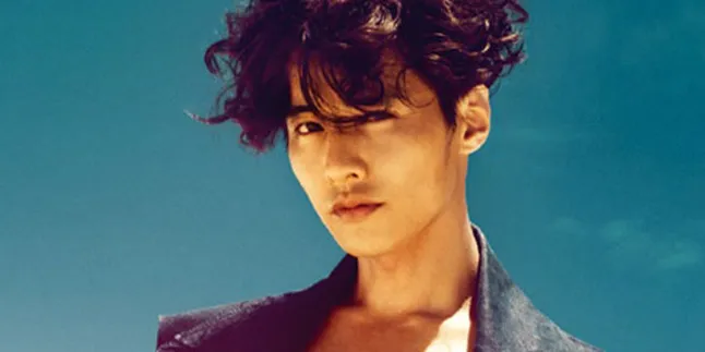 Won Bin Bintang Korea Pertama di Cover L’Officiel Hommes!
