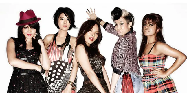 Blush: Girlband Asia Kalahkan Rihanna!