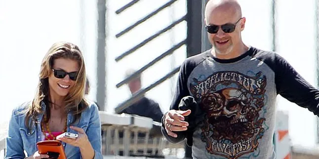 AnnaLynne Pamer Bikini!