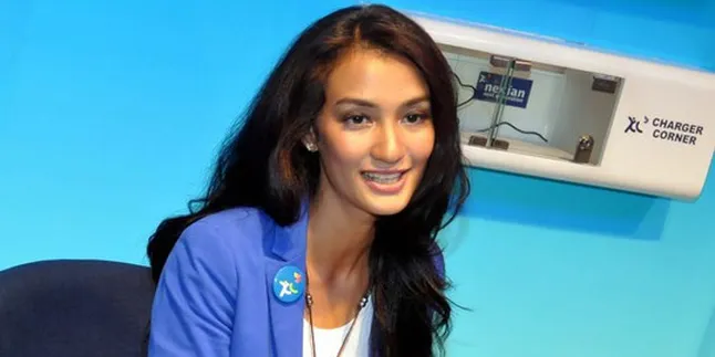Atiqah Hasiholan: BBM Naik, Semua Harga Naik Atiqah Hasiholan: BBM Naik, Semua Harga Naik