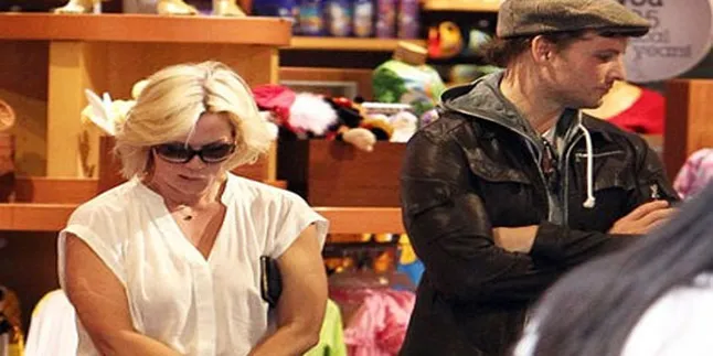 Peter Facinelli Tak Nyaman Bersama Mantan Istrinya! Peter Facinelli Tak Nyaman Bersama Mantan Istrinya!