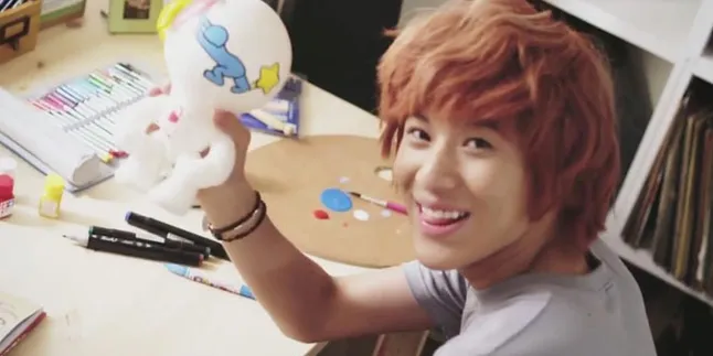 Kelelahan, Taemin SHINee Terkulai di Panggung!