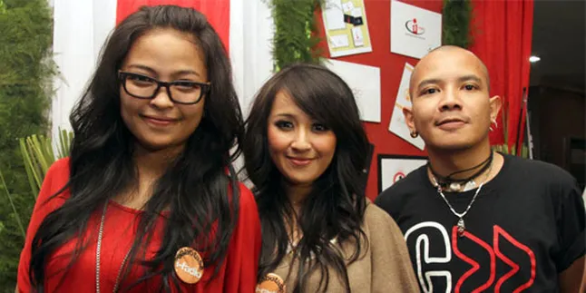 Kotak, Siaran Tanpa Jaim