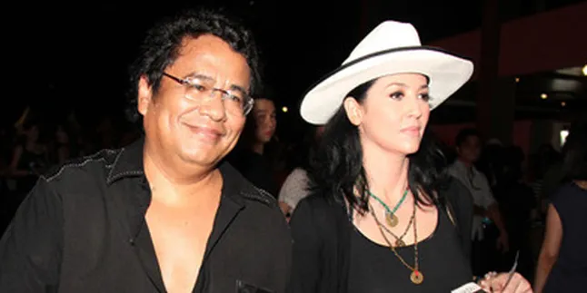 Apa Sebenarnya Hubungan Hotman dan Meriam Belina?