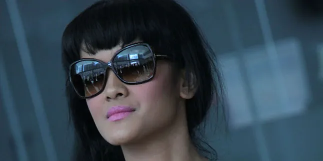 Julia Perez Bantah Ajak 'Ustad' ke Singapura