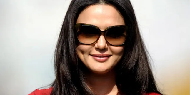 Priety Zinta Ternyata Punya Bakat Menulis!