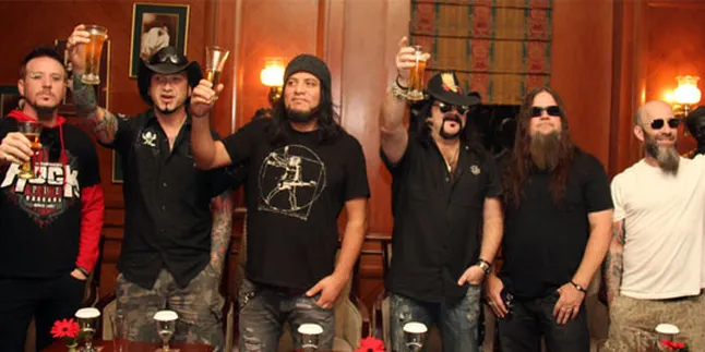 Nuansa Hitam di Konser Anthrax - Hellyeah