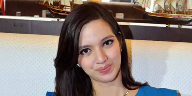 April Mop, Nia Ramadhani Gelar 7 Bulanan April Mop, Nia Ramadhani Gelar 7 Bulanan