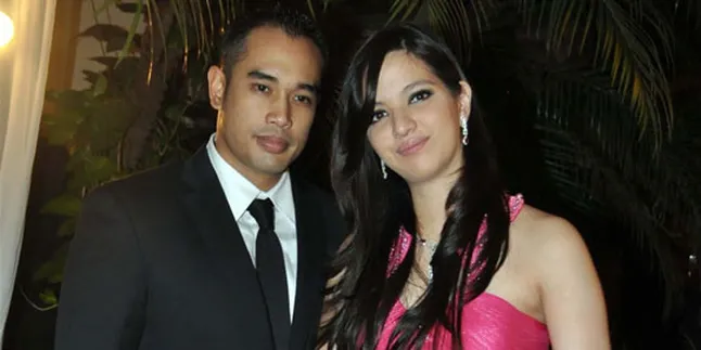 Tujuh Bulanan, Ardie - Nia Undang Keluarga Dekat