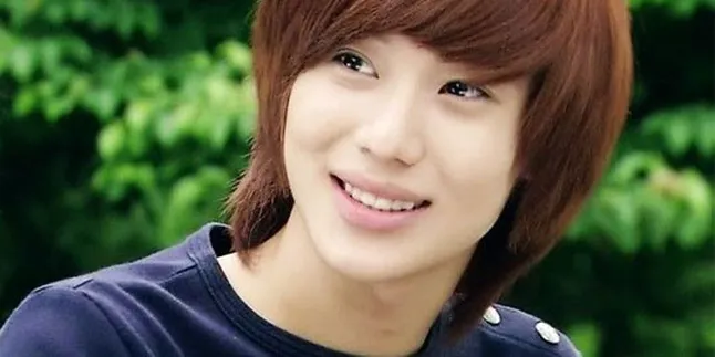 Taemin SHINee Dipeluk Fans Cowok!