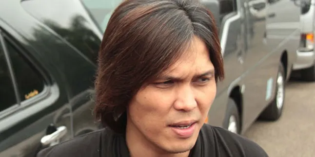 Once Kesulitan Bawakan Lagu Chrisye