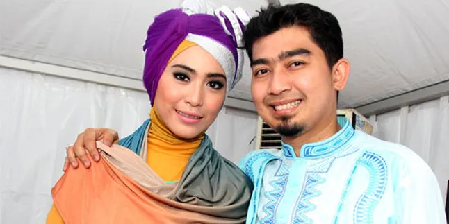Ustad Solmed Dukung Karir Istri Ustad Solmed Dukung Karir Istri