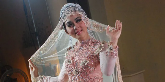 Syahrini dan Aisyahrani Duet di Konser Maher Zain