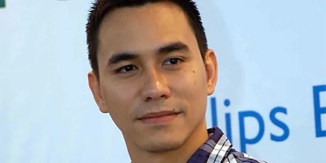 Darius Sinathrya Jualan CD Dengan Kartu Belanja