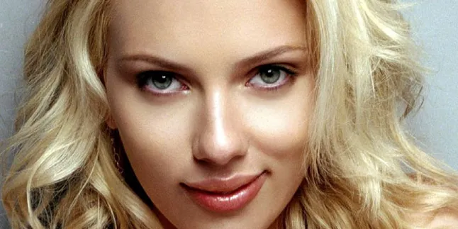 Wow, Scarlett Johansson Bertarung Dengan Seksi! Wow, Scarlett Johansson Bertarung Dengan Seksi!