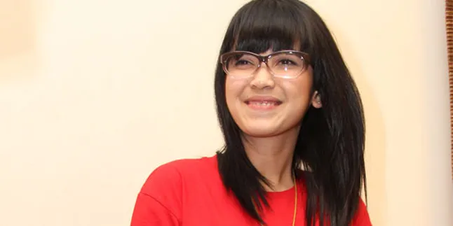 Dinda Kanyadewi Grogi Jadi Sutradara