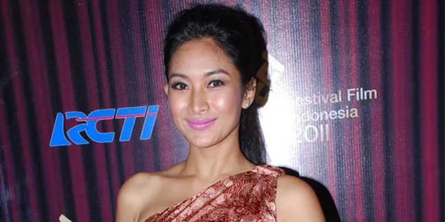 Happy Salma: Soal Seksi, Itu Tergantung Pikiran